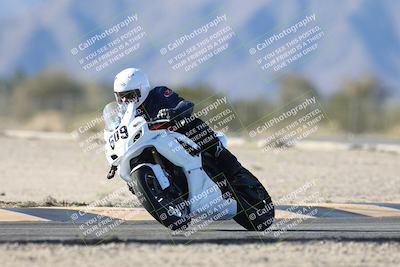 media/Dec-07-2025-CVMA (Sun) [[3e7d2de5dc]]/Race 12- Formula 40 MW and LW/